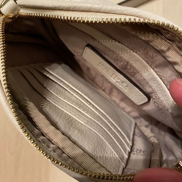 ✨Michael Kors✨Small Crossbody White Purse EUC - Picture 8 of 8